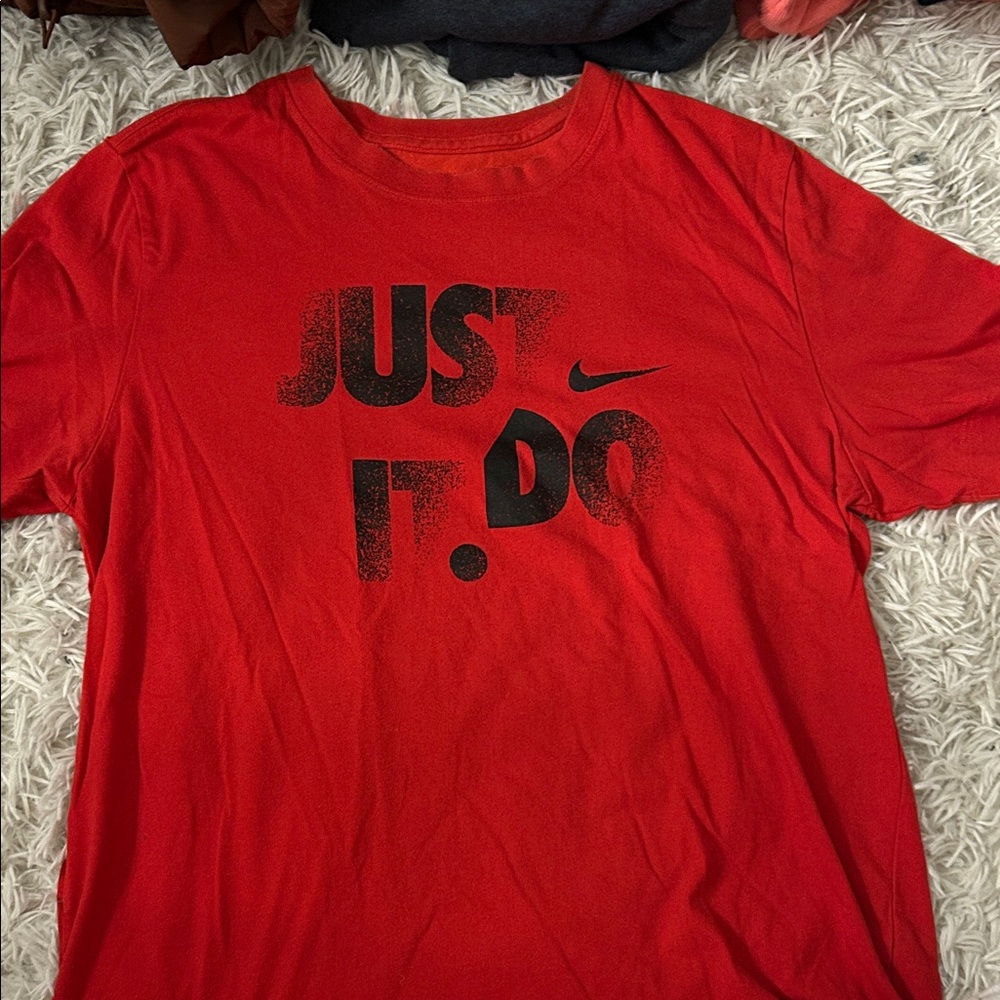 Nike Men's Red 'Just Do It' Tee